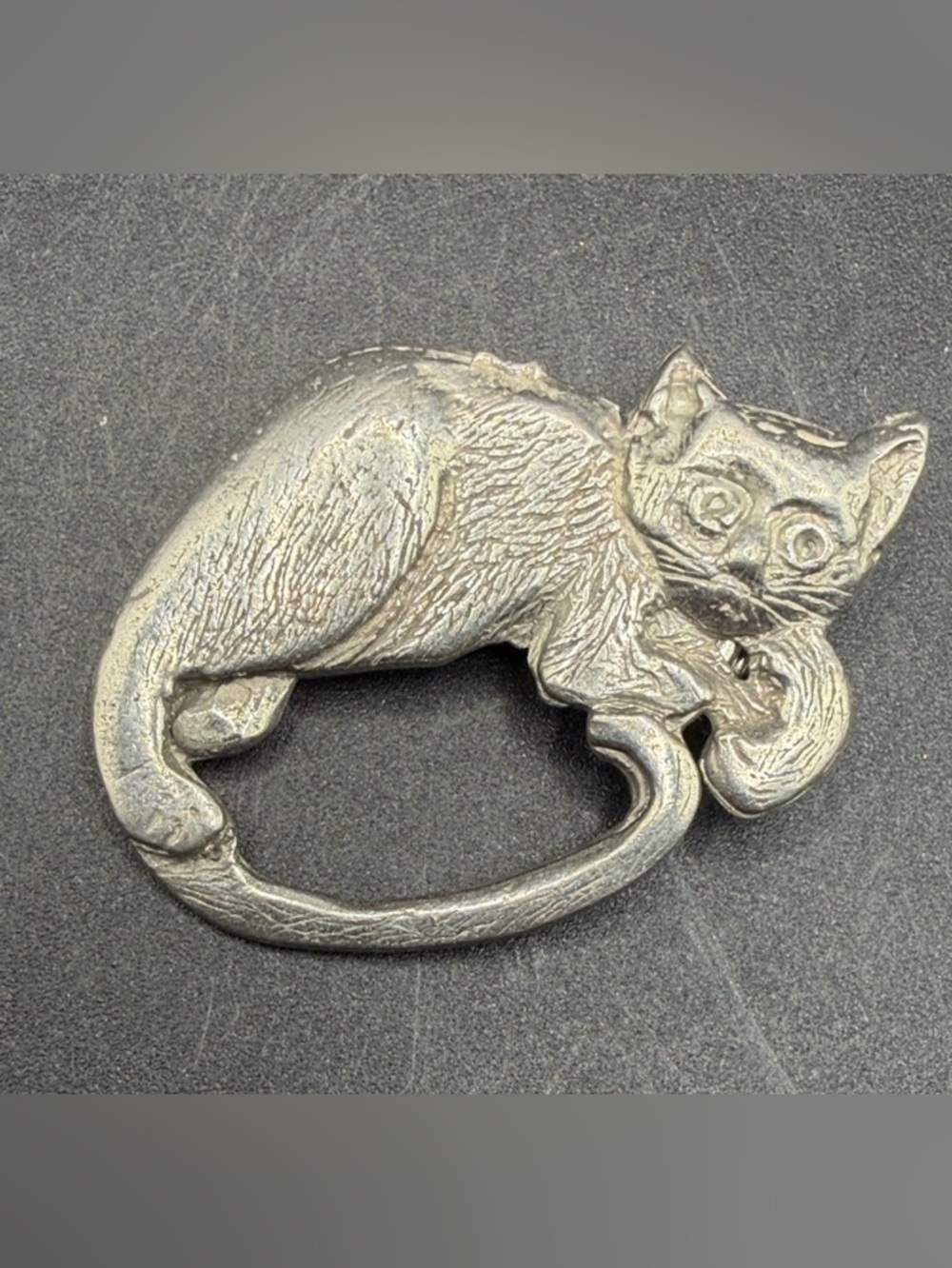 Vintage Silver Tone Metal Curled Cat Kitten Kitty Feline Brooch Pin Jewelry